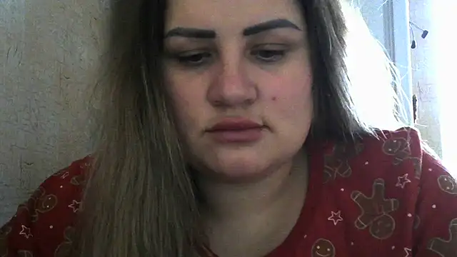 Snapshot of Honeydew-Waves chatting on 12-15-25, 07:01 Honeydew-Waves online show from 12-15-25, 07:01