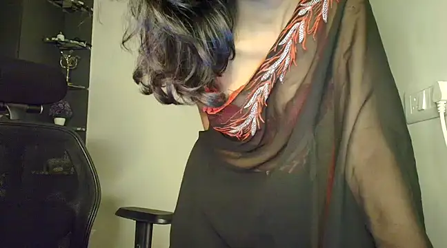 Snapshot of CUTE_princess_143 chatting on 01-06-25, 08:07 CUTE princess 143 online show from 01-06-25, 08:07