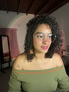 Snapshot of Arteatenea__ chatting on 02-19-25, 06:11 Arteatenea online show from 02-19-25, 06:11