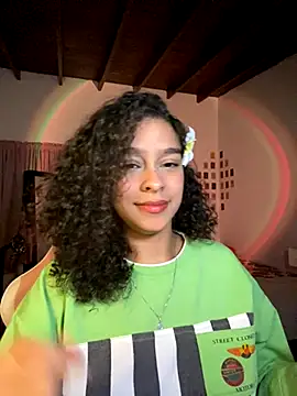 Snapshot of Arteatenea__ chatting on 11-27-25, 06:26 Arteatenea online show from 11-27-25, 06:26