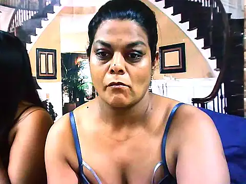 Snapshot of indianCherryPie chatting on 10-15-25, 07:03 indianCherryPie online show from 10-15-25, 07:03