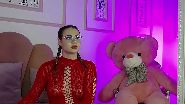 Abby  White online show from 04-18-26, 09:15