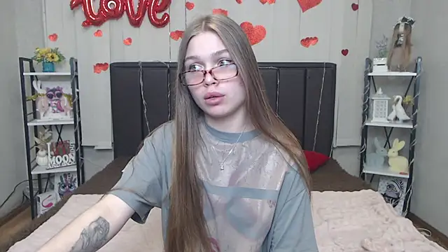 Snapshot of LaraPika chatting on 05-07-26, 05:02 LaraPika online show from 05-07-26, 05:02