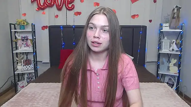 Snapshot of LaraPika chatting on 05-11-26, 05:35 LaraPika online show from 05-11-26, 05:35