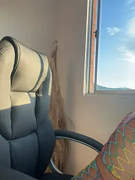 AlessaPears online show from 12-10-24, 10:16