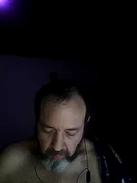 Leocesar37 online show from 10-13-25, 05:51