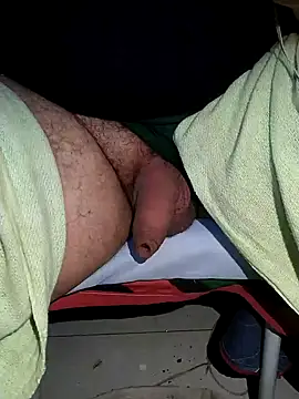 Snapshot of Leocesar37 chatting on 06-15-26, 01:30 Leocesar37 online show from 06-15-26, 01:30