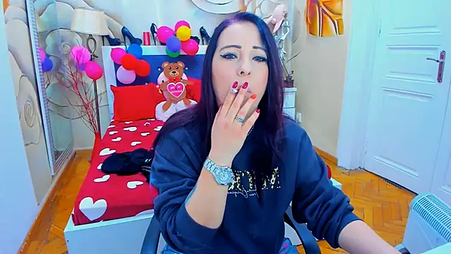 Snapshot of LauraSin chatting on 02-10-25, 04:19 LauraSin online show from 02-10-25, 04:19