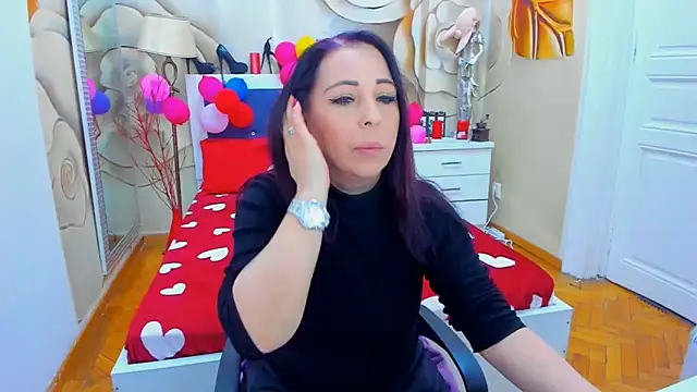 Snapshot of LauraSin chatting on 02-12-25, 11:51 LauraSin online show from 02-12-25, 11:51