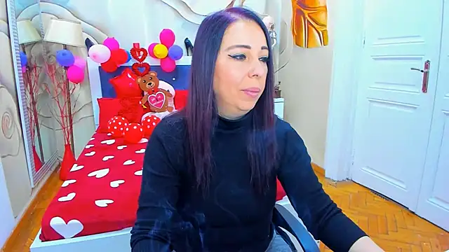 Snapshot of LauraSin chatting on 02-16-25, 04:42 LauraSin online show from 02-16-25, 04:42