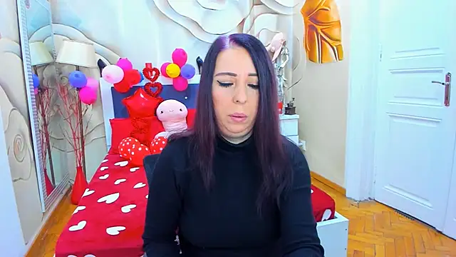 Snapshot of LauraSin chatting on 02-17-25, 04:20 LauraSin online show from 02-17-25, 04:20