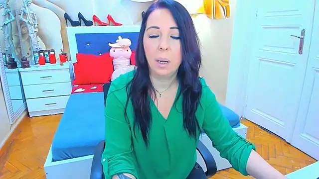 Snapshot of LauraSin chatting on 03-11-25, 04:10 LauraSin online show from 03-11-25, 04:10