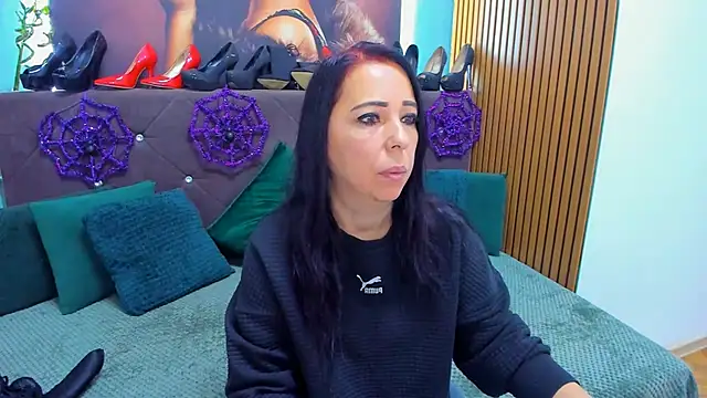 Snapshot of LauraSin chatting on 10-25-25, 03:36 LauraSin online show from 10-25-25, 03:36