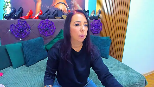 Snapshot of LauraSin chatting on 10-30-25, 04:25 LauraSin online show from 10-30-25, 04:25