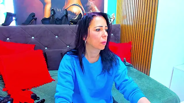 Snapshot of LauraSin chatting on 05-16-26, 03:36 LauraSin online show from 05-16-26, 03:36