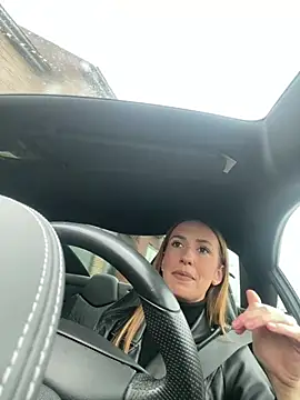 lola tentatiion online show from 02-22-25, 09:45