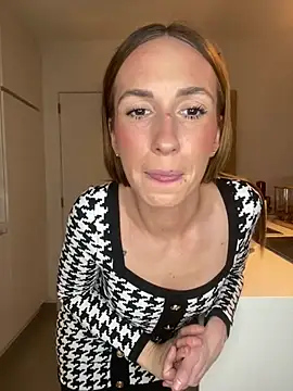 lola tentatiion online show from 02-23-25, 08:44