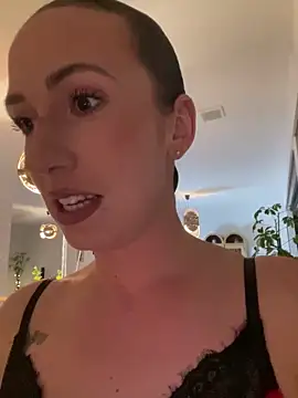 lola tentatiion online show from 02-28-25, 08:39