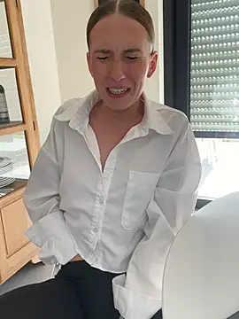 lola tentatiion online show from 03-04-25, 01:38