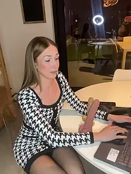 lola tentatiion online show from 03-10-25, 08:34