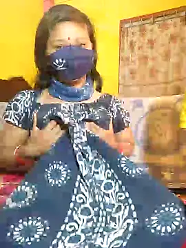 Snapshot of indiancouple09 chatting on 01-27-25, 11:33 indiancouple09 online show from 01-27-25, 11:33