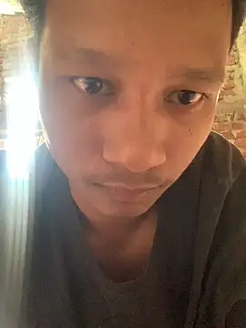 Snapshot of ShroveRising chatting on 10-24-25, 03:25 ShroveRising online show from 10-24-25, 03:25