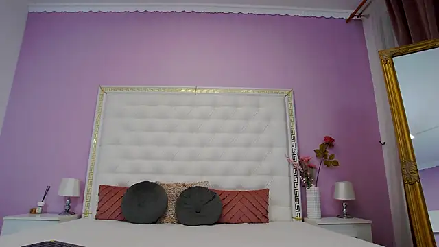 Lenna Paul online show from 11-20-25, 04:45