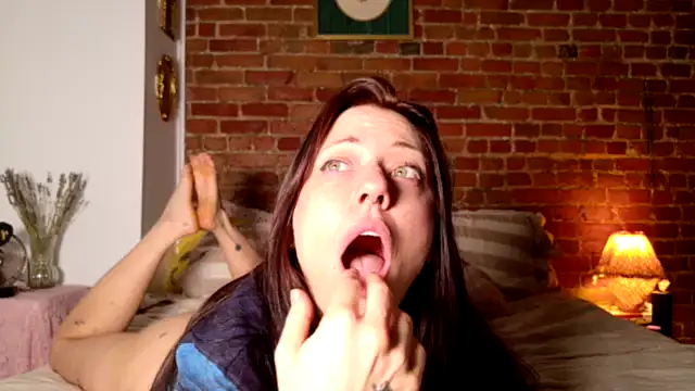 MaeDaybaby online show from 11-26-25, 02:29