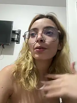Snapshot of anietorres chatting on 01-18-25, 02:36 anietorres online show from 01-18-25, 02:36
