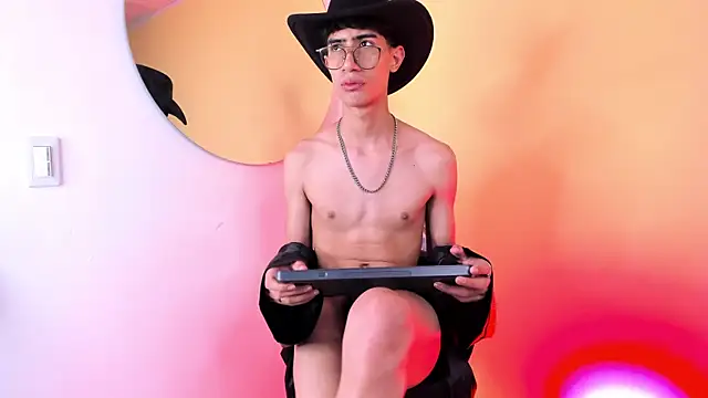 Snapshot of novaybrian chatting on 01-28-25, 10:45 novaybrian online show from 01-28-25, 10:45