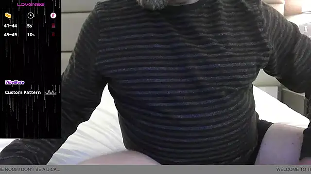 Snapshot of BondBroken chatting on 03-22-26, 08:12 BondBroken online show from 03-22-26, 08:12