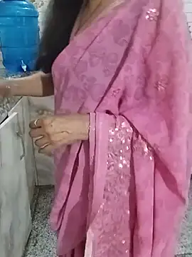Snapshot of Saroj-Shah chatting on 05-08-26, 04:01 Saroj-Shah online show from 05-08-26, 04:01