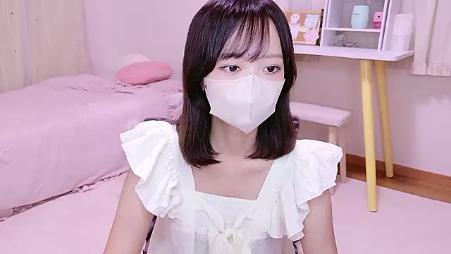 Snapshot of HANApipi chatting on 09-19-25, 11:11 HANApipi online show from 09-19-25, 11:11