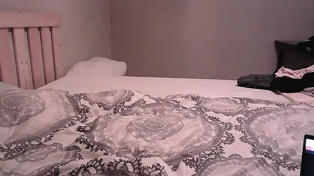 Snapshot of 33__Max chatting on 12-28-24, 08:36 33 Max online show from 12-28-24, 08:36