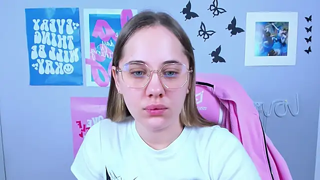 MiaMilas online show from 01-30-25, 05:09