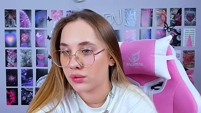 MiaMilas online show from 02-07-25, 08:11