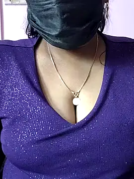 mallu-sumi online show from 04-18-26, 04:38