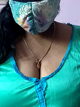 Snapshot of mallu-sumi chatting on 07-20-26, 05:11 mallu-sumi online show from 07-20-26, 05:11