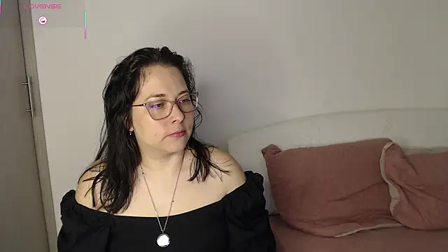 May Carlier online show from 04-05-26, 02:53