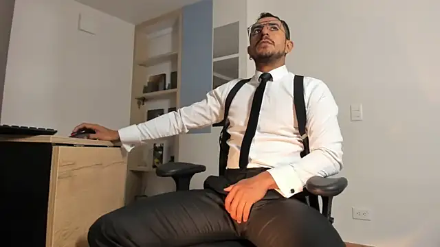 pablo-rincon95 online show from 03-10-26, 12:21