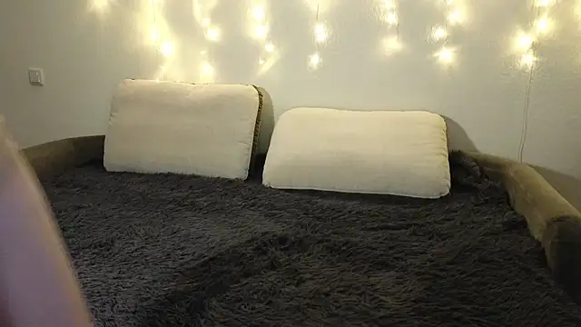 Snapshot of Tutti_Frutt1s chatting on 01-25-25, 08:10 Tutti Frutt1s online show from 01-25-25, 08:10