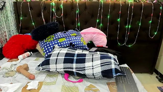 HottCandy21 online show from 02-12-25, 01:19