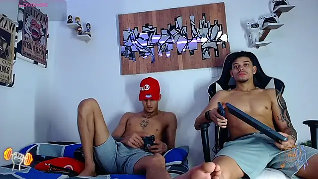 Friendsofeverything  online show from 03-10-26, 02:44