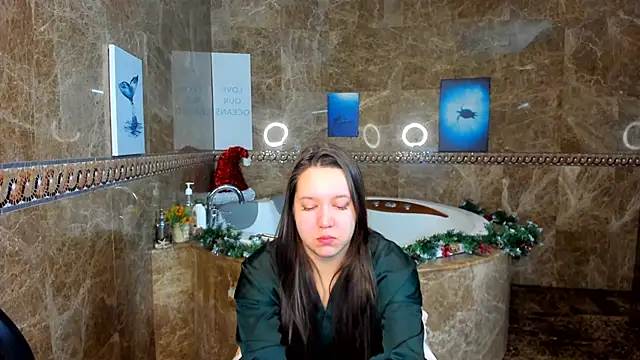 Snapshot of Mira_Karter chatting on 01-18-25, 01:30 Mira Karter online show from 01-18-25, 01:30