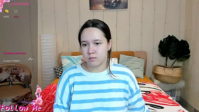 Snapshot of Mira_Karter chatting on 10-23-25, 06:23 Mira Karter online show from 10-23-25, 06:23