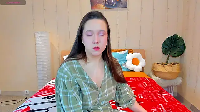 Snapshot of Mira_Karter chatting on 03-27-26, 07:14 Mira Karter online show from 03-27-26, 07:14