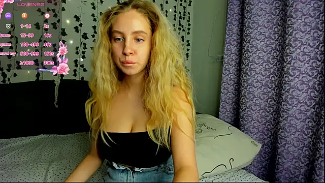 Kitty Katrine online show from 12-08-24, 04:07