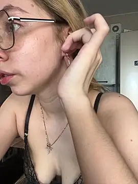 Snapshot of Kitty_Katrine chatting on 05-06-26, 11:59 Kitty Katrine online show from 05-06-26, 11:59