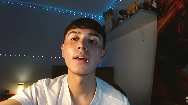 Snapshot of Im_juanda chatting on 01-22-25, 01:42 Im juanda online show from 01-22-25, 01:42