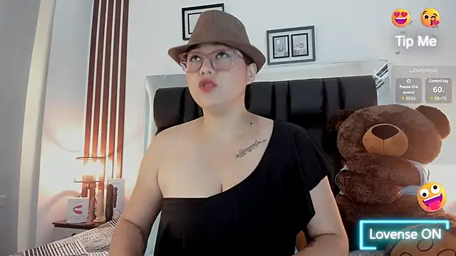 Snapshot of meikochoe chatting on 03-18-25, 07:53 meikochoe online show from 03-18-25, 07:53